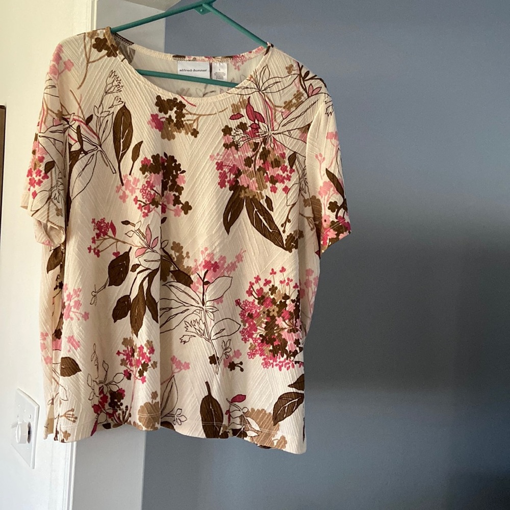Women’s blouse / short sleeves